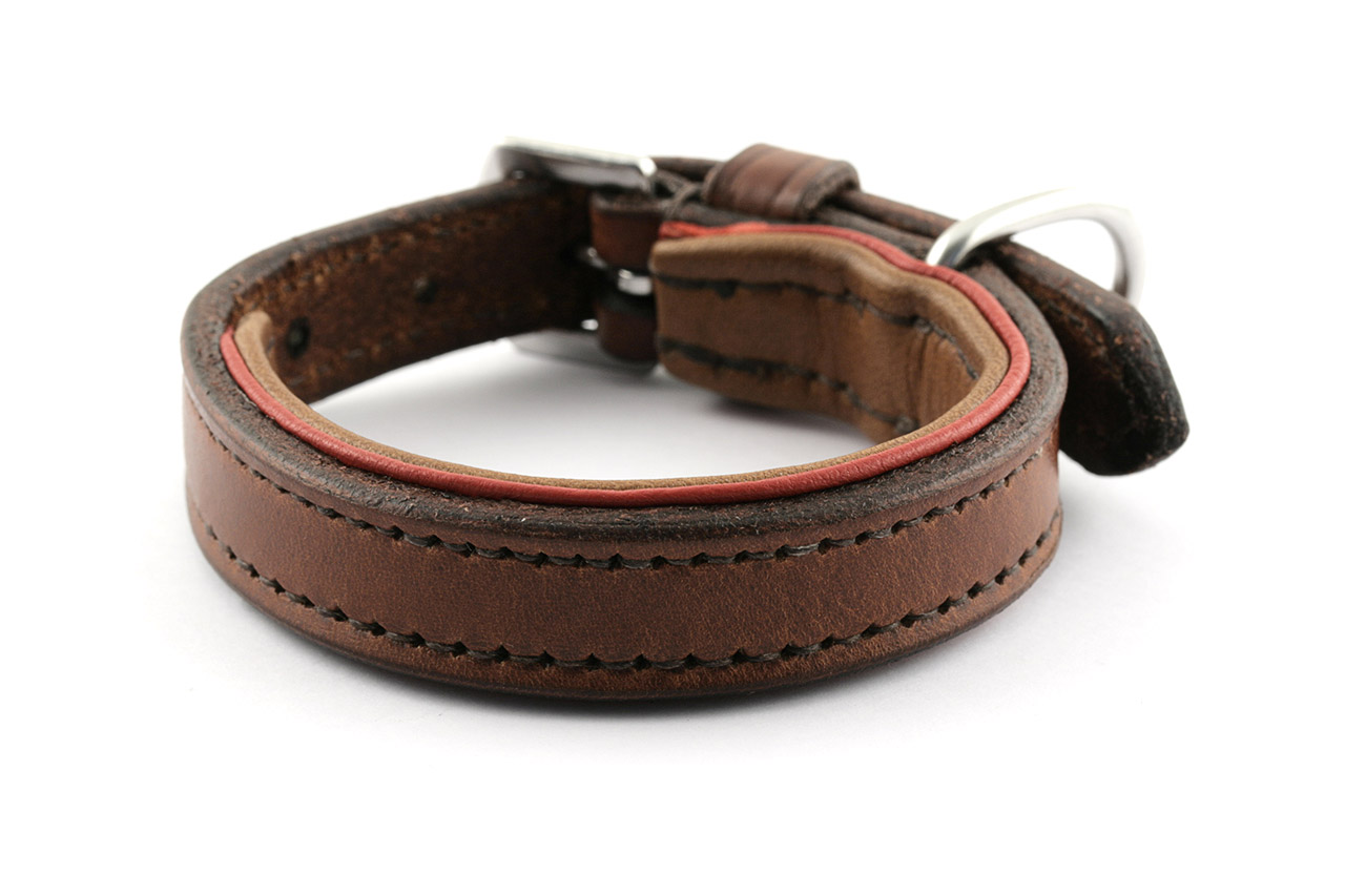 Sketches from the Saddlery Leather items made in Italy A new collar