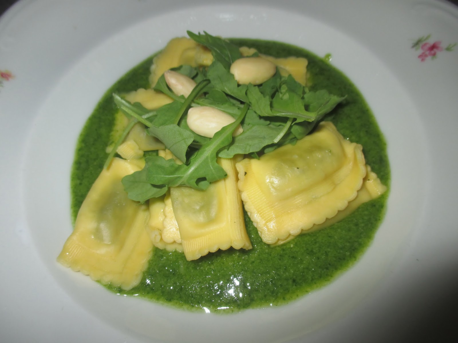 RAVIOLI OF RICOTTA AND SPINACHES WITH RUCOLA’S PESTO (WITH A VARIANT