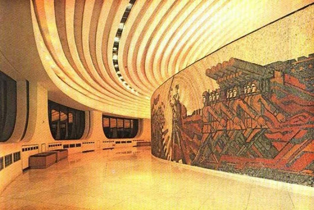 Monumento Buzludzha forma OVNI sovietico edificio