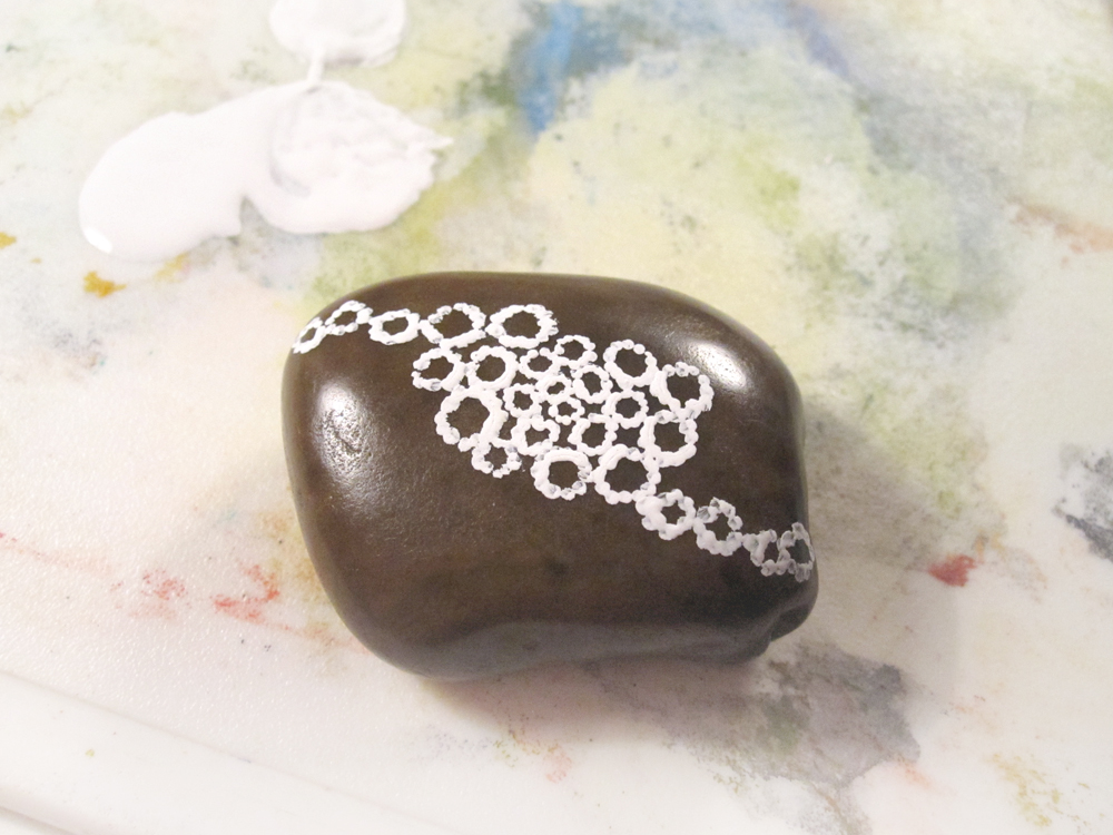 Painted Lace Rocks Tutorial Behind