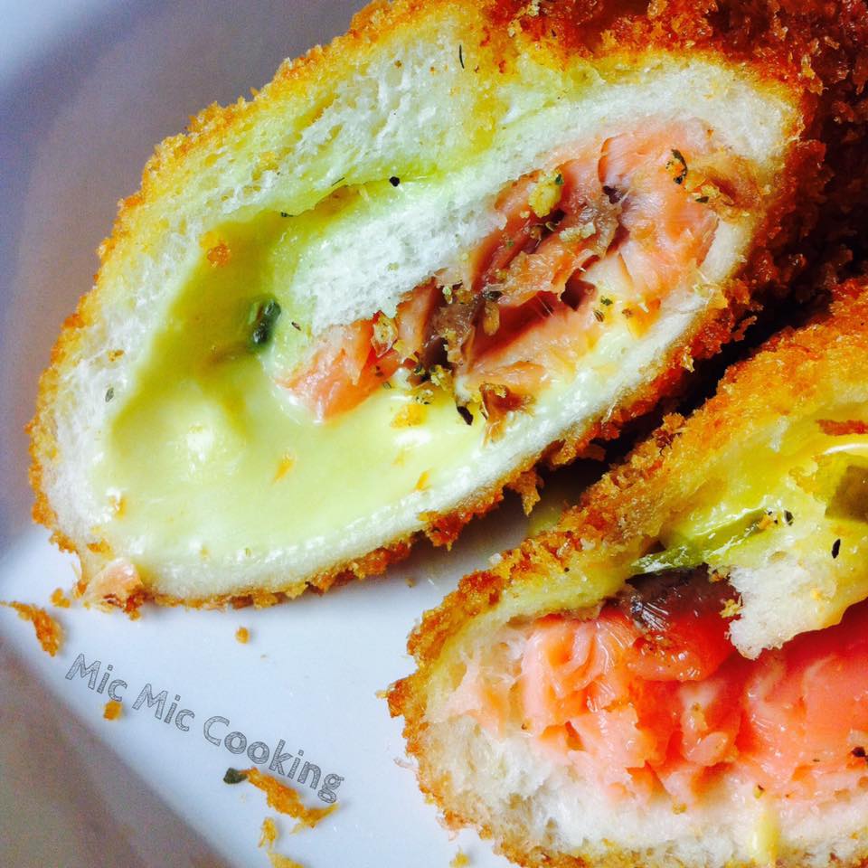Mic Mic Cooking 煙三文魚芝士麵包卷 [Deepfried Bread with Cheese and Smoked Salmon]