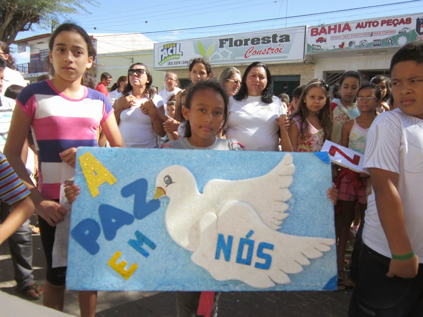Nova Floresta/PB: Moradores realizaram Caminhada pela Paz, nesta sexta dia (30)