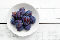 5 health benefits of eating plums
