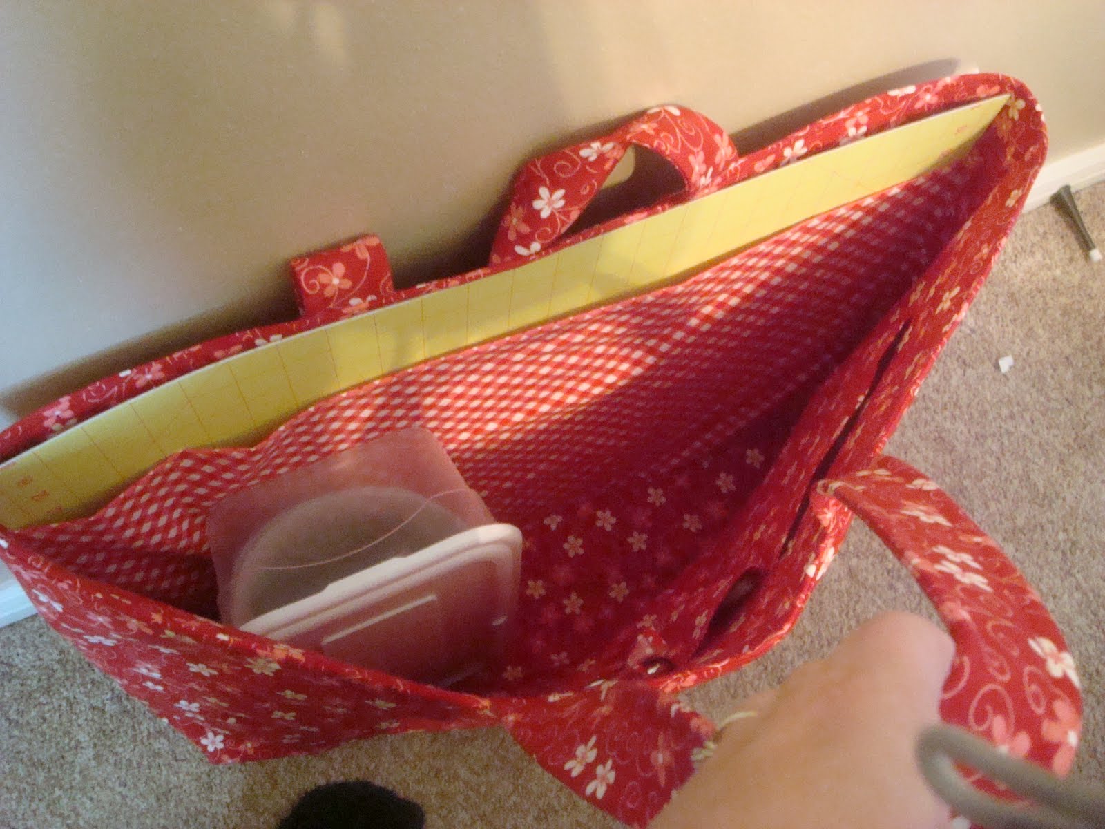 Because I say sew ;) Tutorial for cutting mat tote
