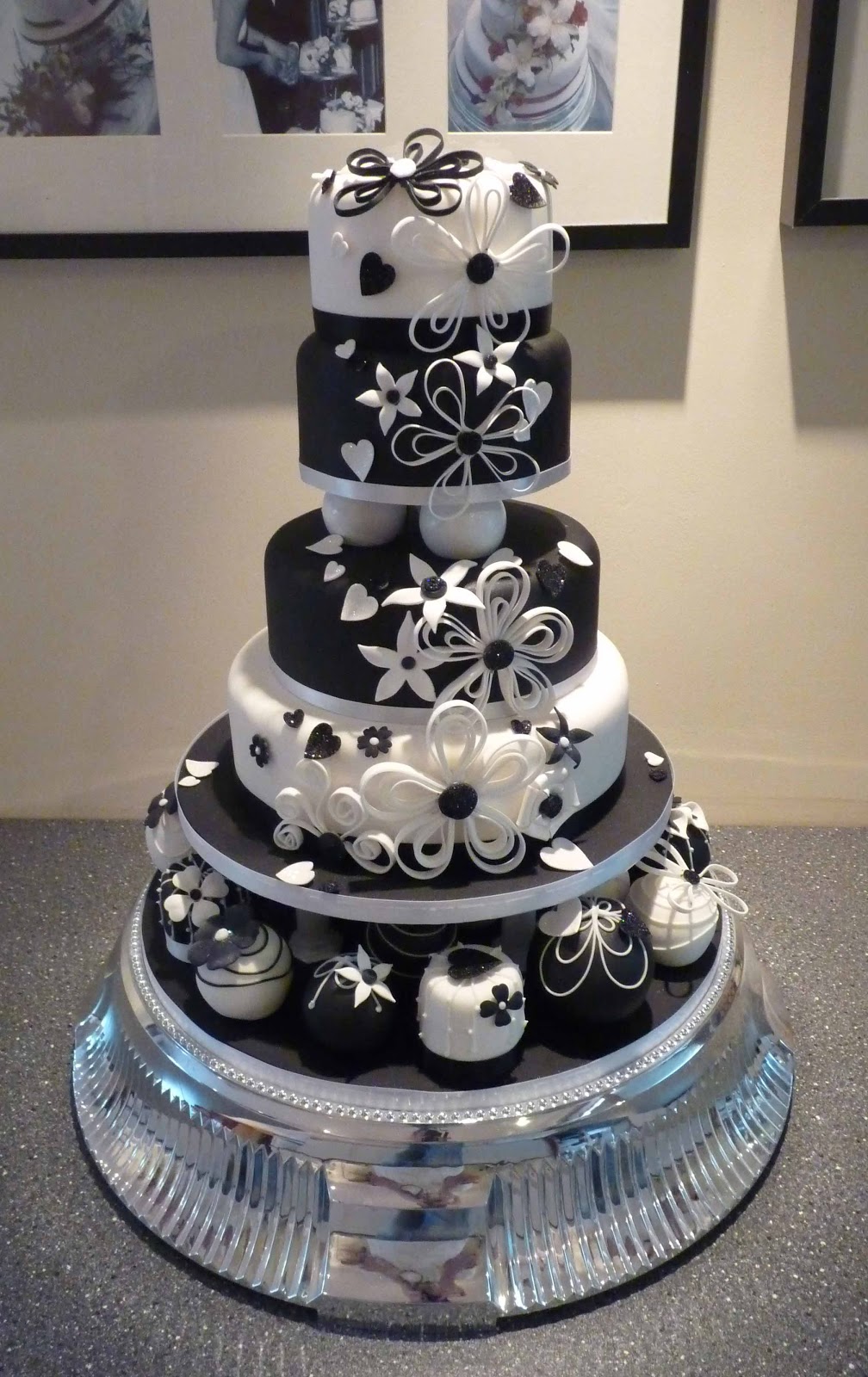 Wedding Cakes Pictures Black And White