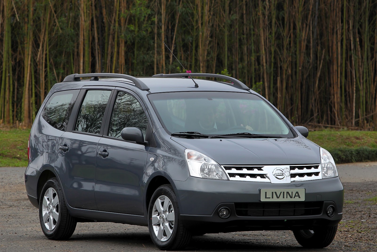 RACIONAUTO CHEVROLET SPIN x NISSAN GRAND LIVINA x JAC J6 DIAMOND