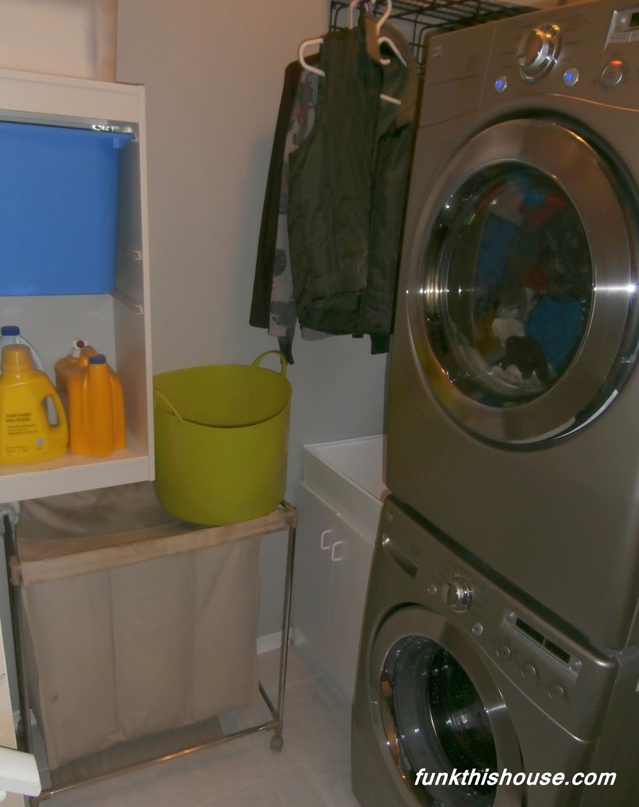 Creative Storage Solutions for Small Laundry Rooms Using Laundry