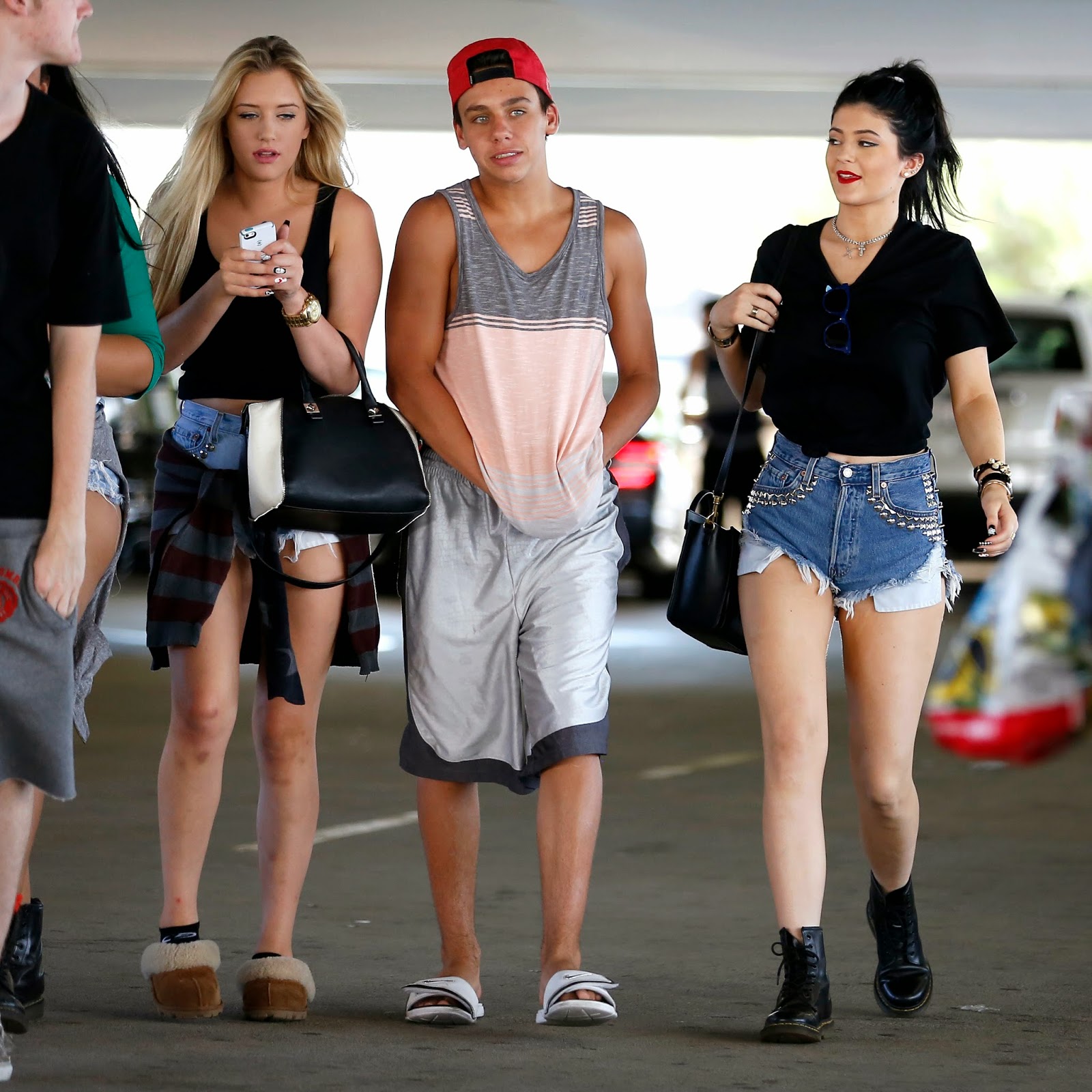LovelyStars 8/21/2013 Kylie Jenner Out With Friends