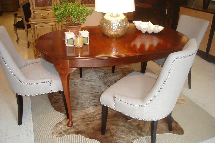 MICHAEL THOMAS "Jamestown Furniture" Walnut Dining Table