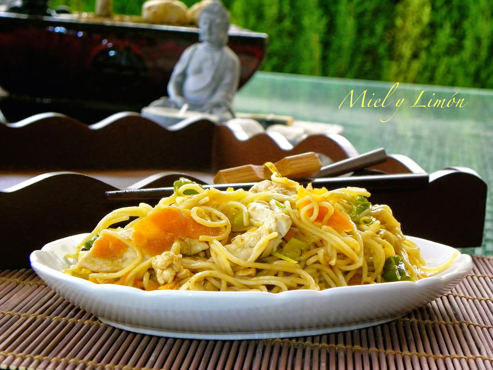 Tallarines chinos con verduras, la receta más fácil para hacer en casa