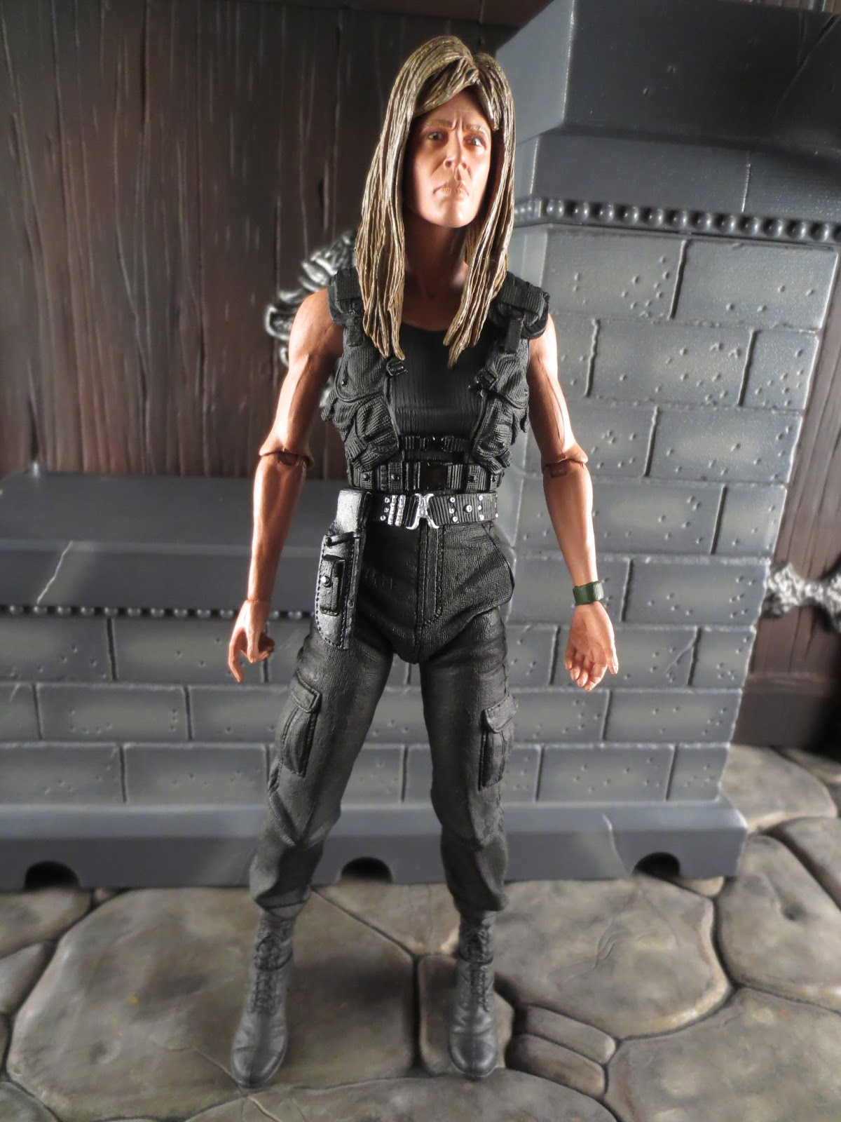 Hot Toys 1 6 T1000 As Sarah Connor Part 1 Of 2