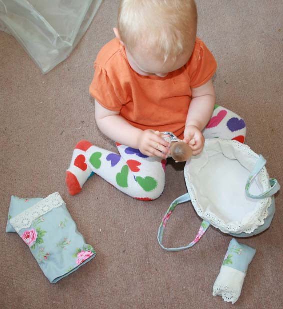 kati makes How to make a moses basket for a 5" doll free pattern