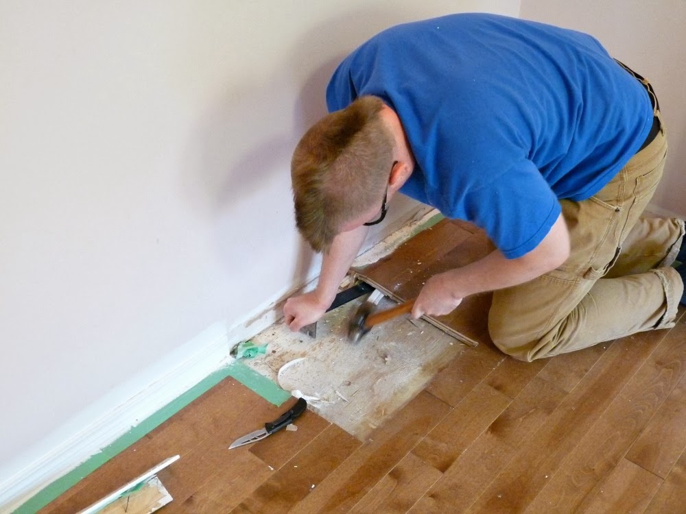 How To Replace Damaged Hardwood Floorboards Dans Le Lakehouse