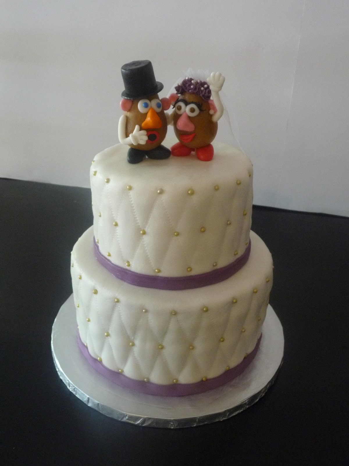 CLASSIC CAKES 2 Tier Cake with Mr & Mrs Potato Head Cake Topper