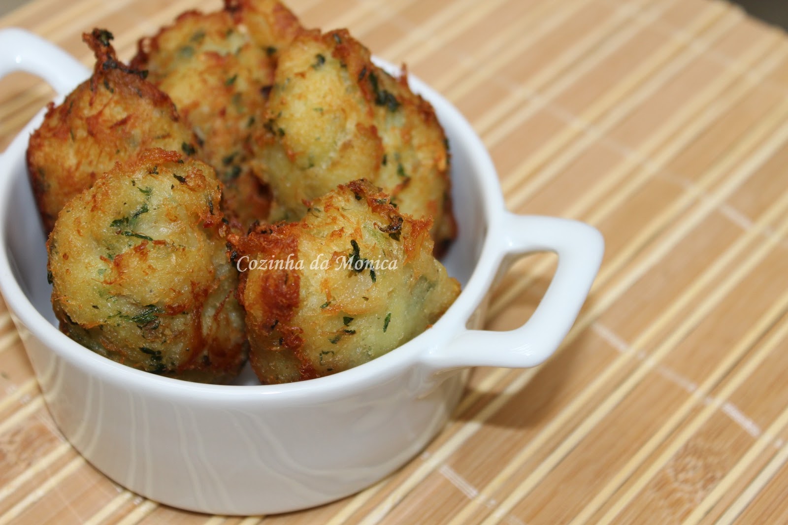 COZINHA DA MONICA Como fazer bolinho de bacalhau de boteco Passoa