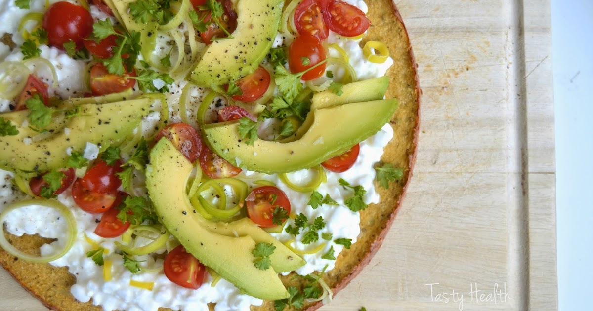 Tasty Health Low carb flatbread "pizza" med keso, avokado och tomat