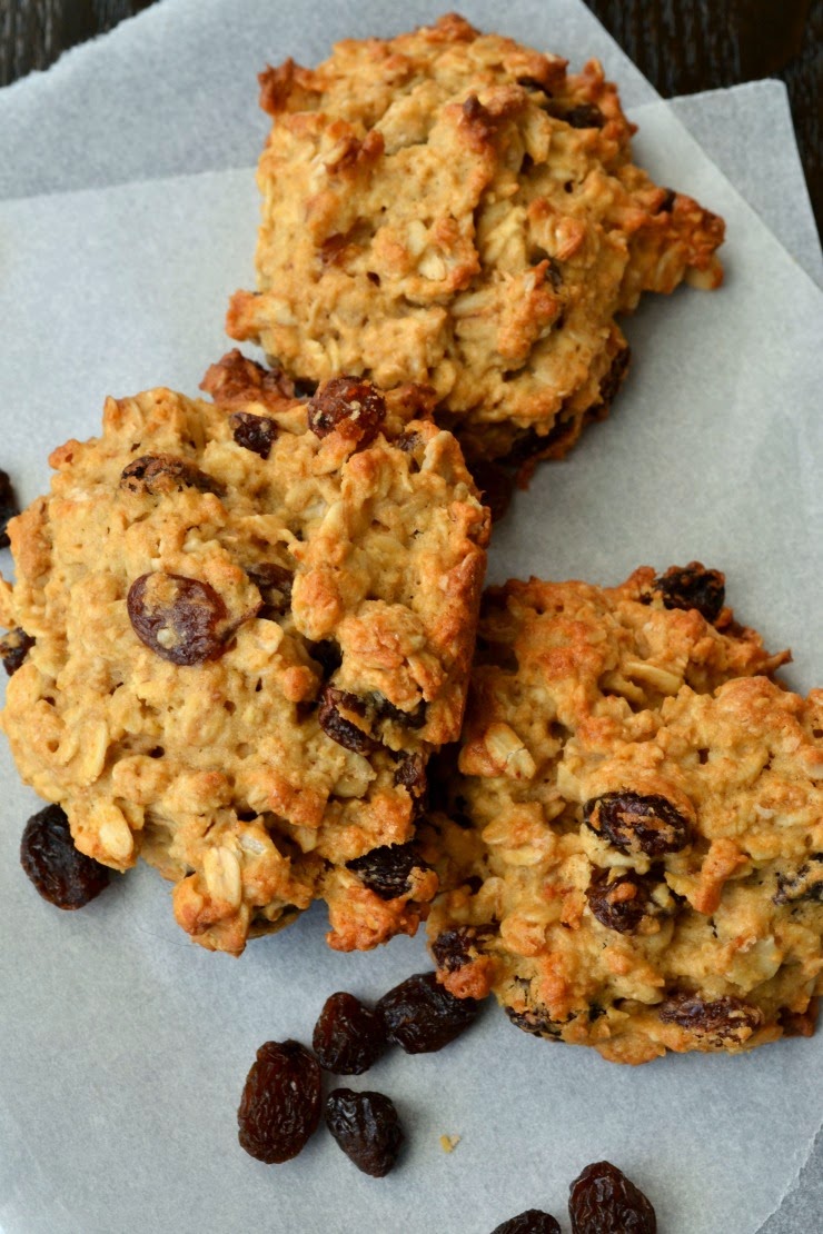 Sultana and Oat Cookies