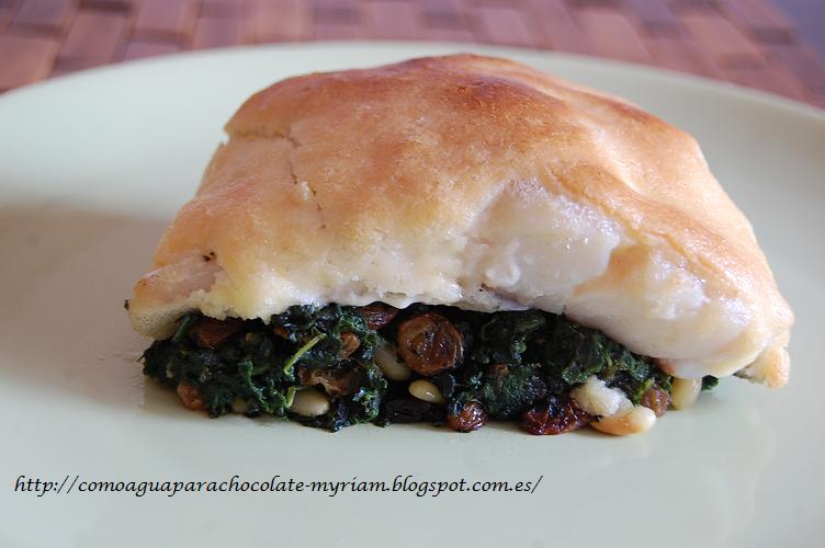 COMO AGUA PARA CHOCOLATE: BACALAO CON ESPINACAS PIÑONES Y PASAS
