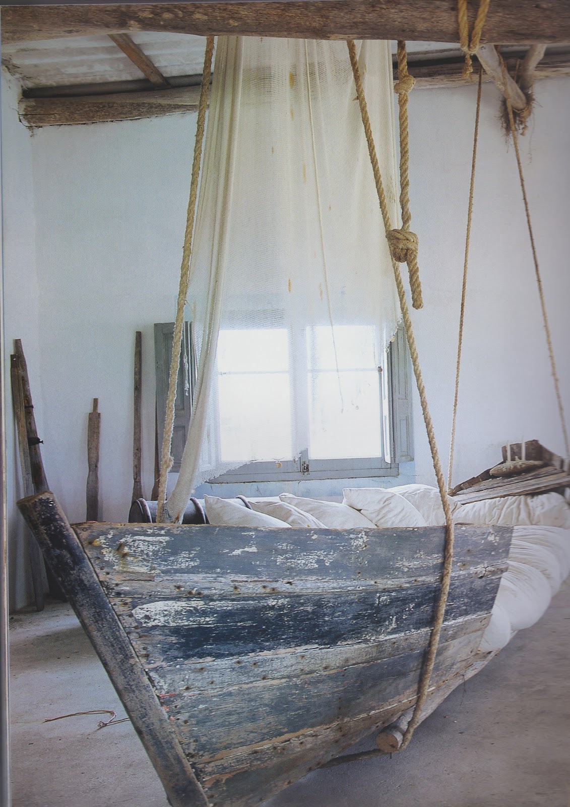 C side interior design: the unique greek style