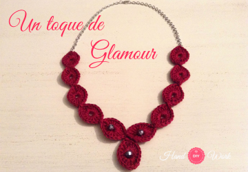 Los collares tejidos, siempre aportan un toque de glamour son muy particulares y distintos a todos.