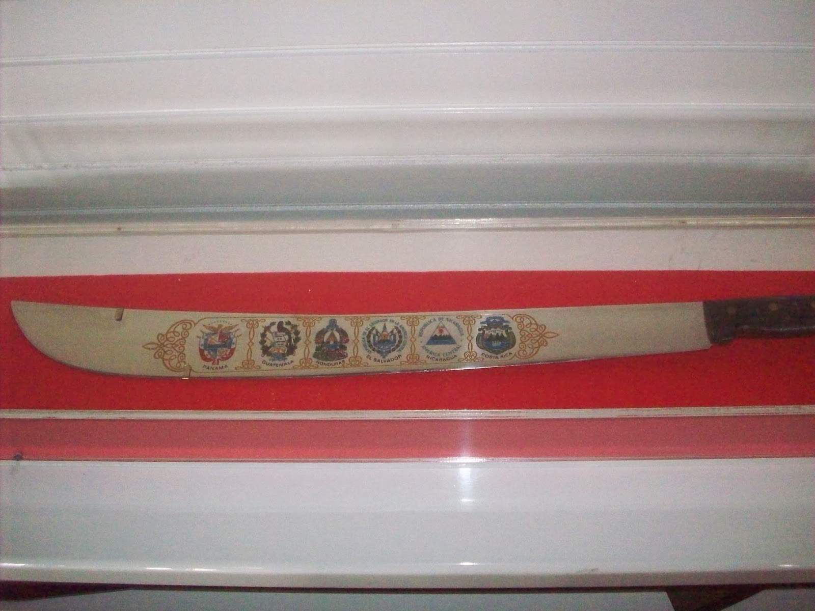 Foto Blog Puerto Rico Hacienda La Esperanza Colección de Machetes Antiguos