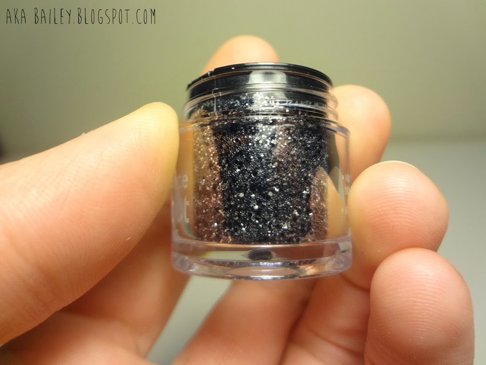 Essence Effect 3D nail art, black and silver glitter
