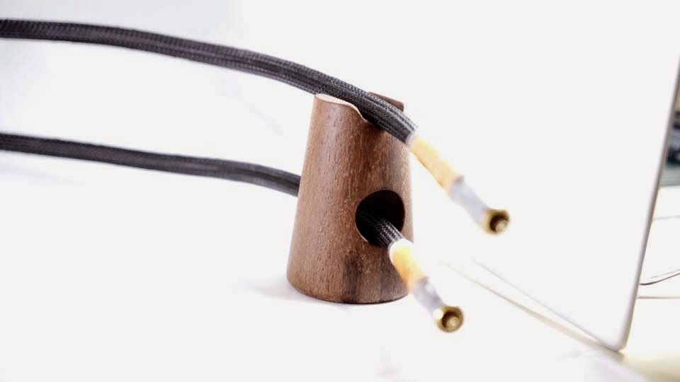 Mono and Stereo HighEnd Audio Magazine Sound & Nature new Cable Lifters