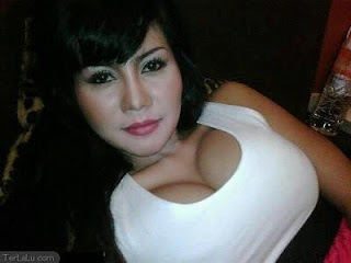 MBAK DEWI ISTRI PAK HAKIM | Bugil-Bugil