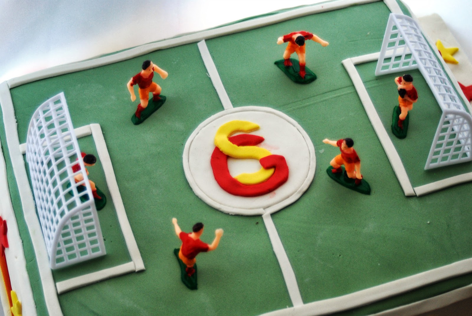 PASTA SEPETİ FUTBOL SAHASI PASTASI