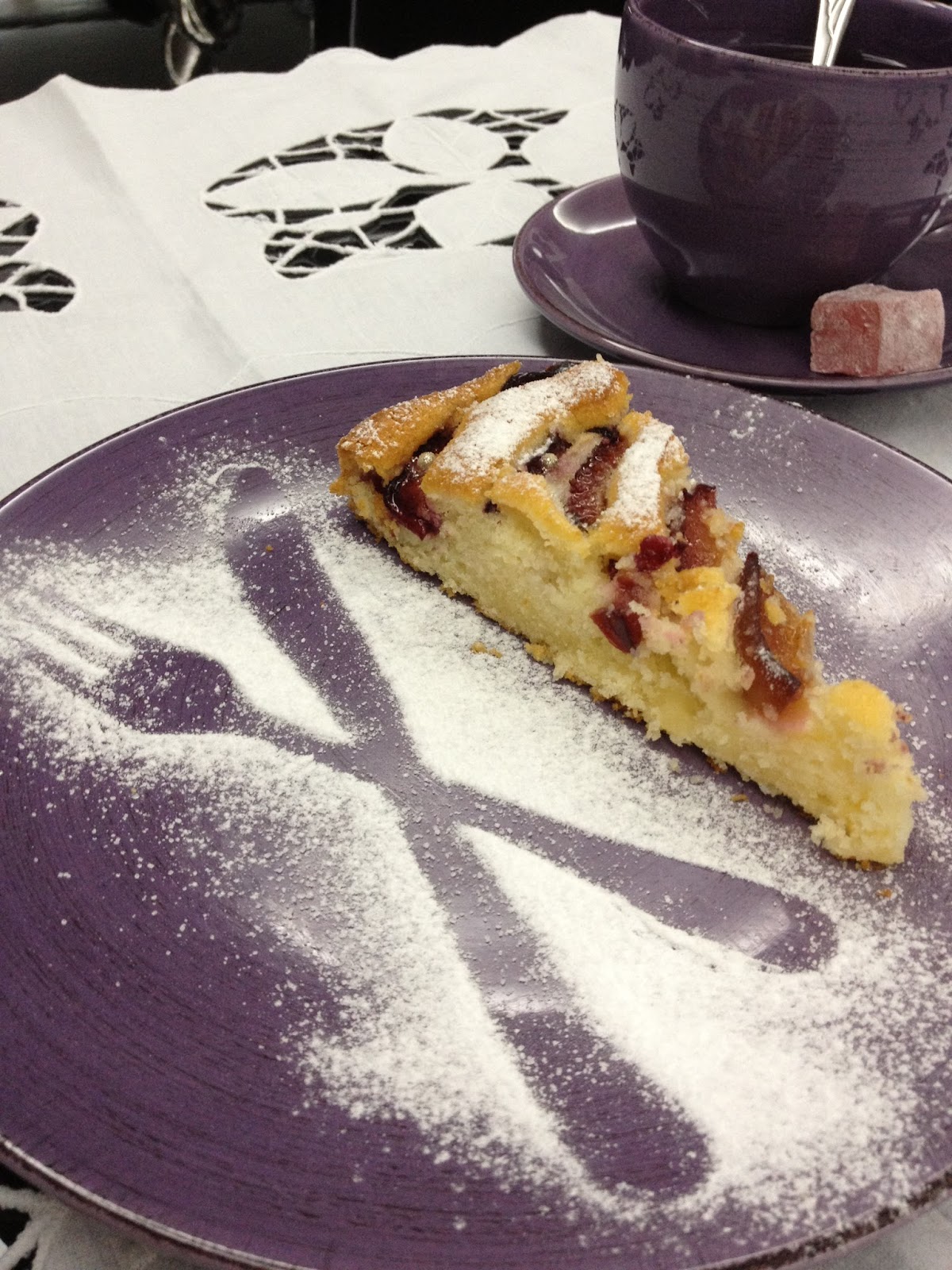 MÜRDÜM ERİKLİ KEK SÜSLÜ MUTFAK