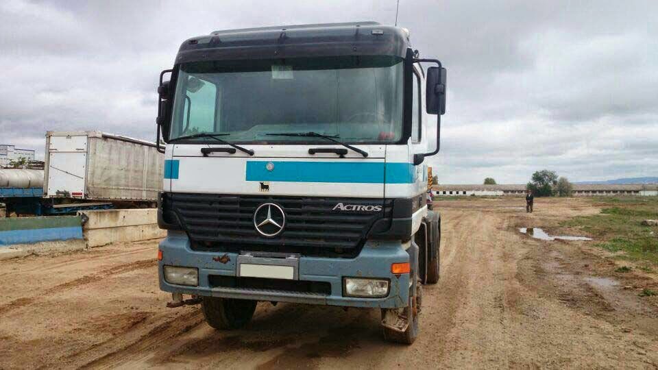 TRACTORA MERCEDES 2043 S4 4X4