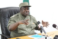 "Polícia que extorquir passará festas na cela" "Polícia que extorquir passará festas na cela"