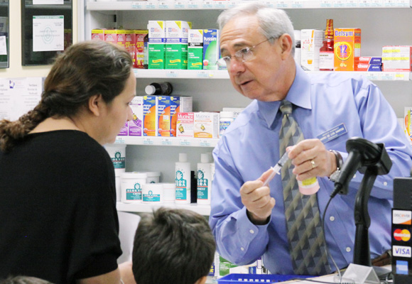 Hidup Sehat Wal Afiat: Pelayanan kefarmasian di Apotek