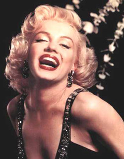 Ela é eternamente: Bomb Shell http://content.time.com/time/photogallery/0,29307,2074872_2279473,00.html