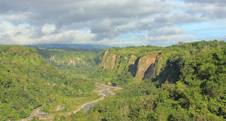 Wisata Ngarai Sianok