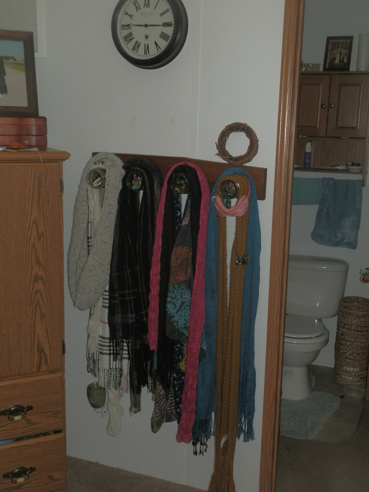 Thrive DIY Scarf/Jewelry Holder