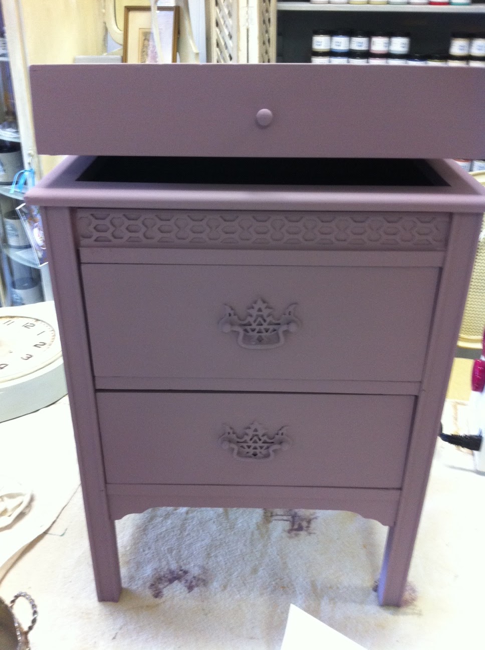 Maison Decor How far does a sample size of Chalk Paint® go? and other