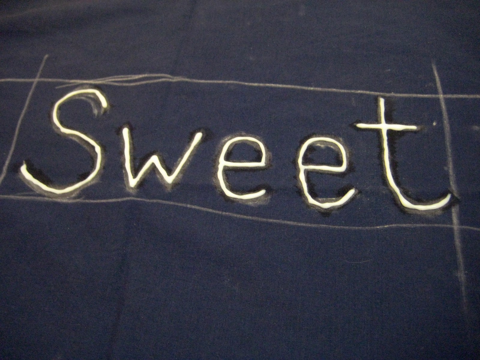 Blue Moon Sun "Sweet Dreams" Bleach Pen Pillowcase Tutorial