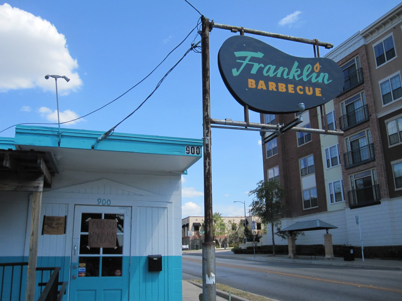 Man Up Tales of Texas BBQ™ Inside Franklin Barbecue (Austin, TX)