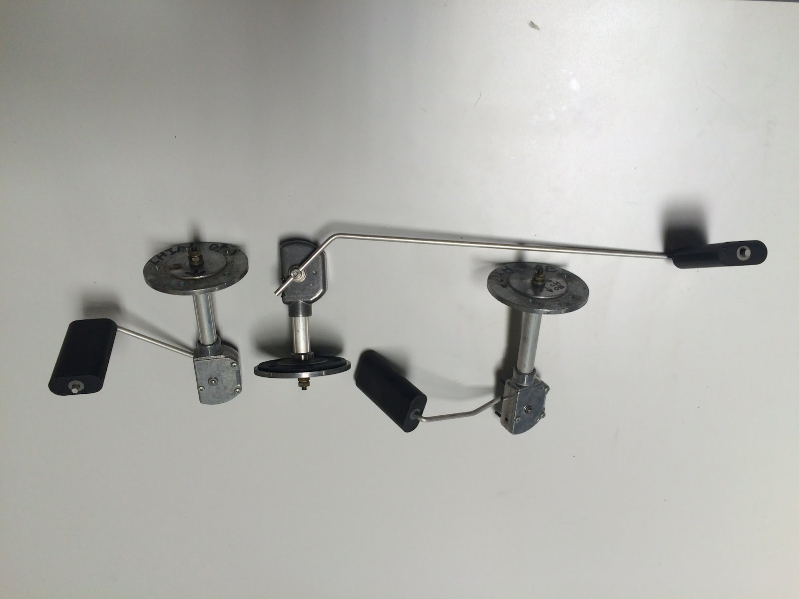 Field Fuel Senders Beech Baron CiES Fuel Level