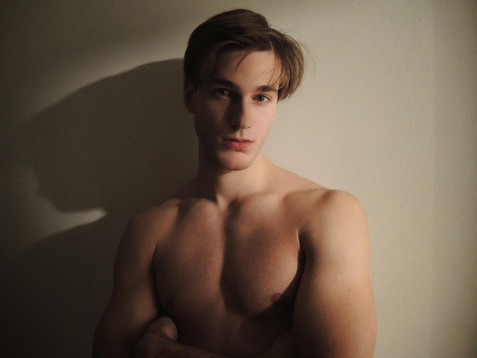 How Much Is Manuel Vega Worth? ⋆ Net Worth Roll(01)