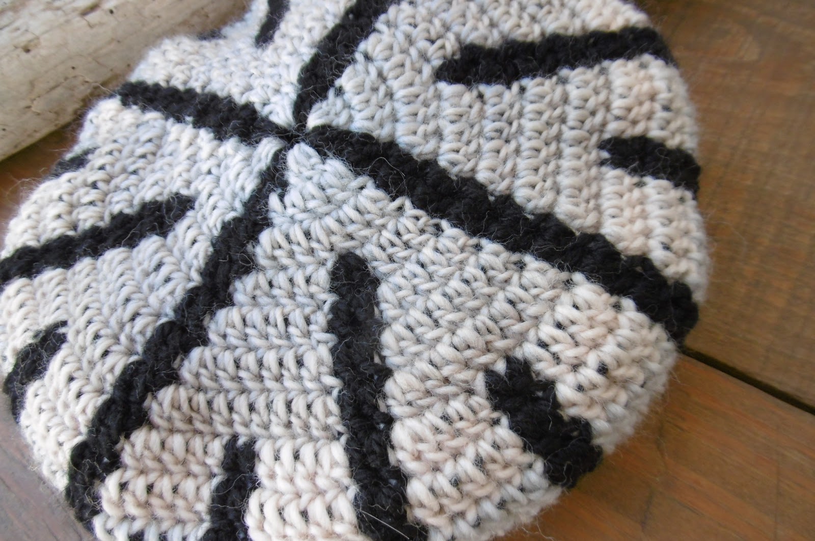 Susan Pinner CROCHET Tapestry Stitch and it's variations..