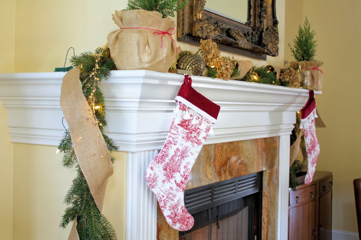 Christmas fireplace mantle mantels mantel garland decorating decorations tree decoration decor room kitchen decorated garlands living elegant holiday holidays space The Comforts of Home: Christmas Mantel