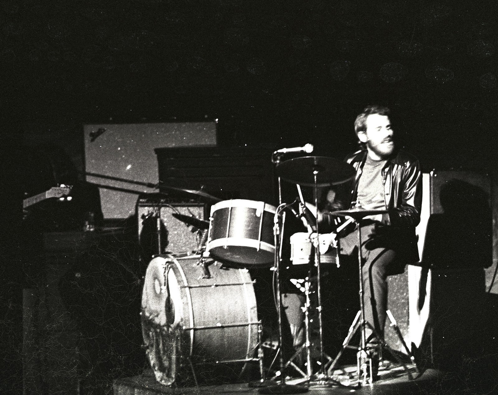 BLUES BOOZE BOOKS AND BOBS LEVON HELM 19402012