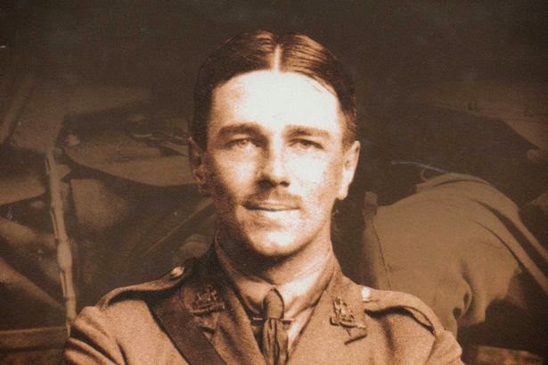 wwi poet wilfred owen Wilfred owen (1893–1918) is one of many world war i soldiers who turned to poetry to express their horror at the war like one-third of all englishmen born in 1893, he was killed in france, only one week before the armistice his anti-war poetry stood in stark contrast to the official propaganda. wwi poet wilfred owen Wilfred owen (1893–1918) is one of many world war i soldiers who turned to poetry to express their horror at the war like one-third of all englishmen born in 1893, he was killed in france, only one week before the armistice his anti-war poetry stood in stark contrast to the official propaganda.