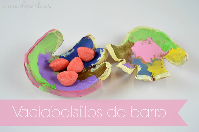 Vaciabolsillos huella de mano de barro para papá.