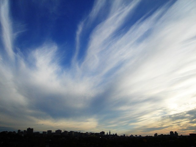 Sanz Kenapa Langit Berwarna Biru