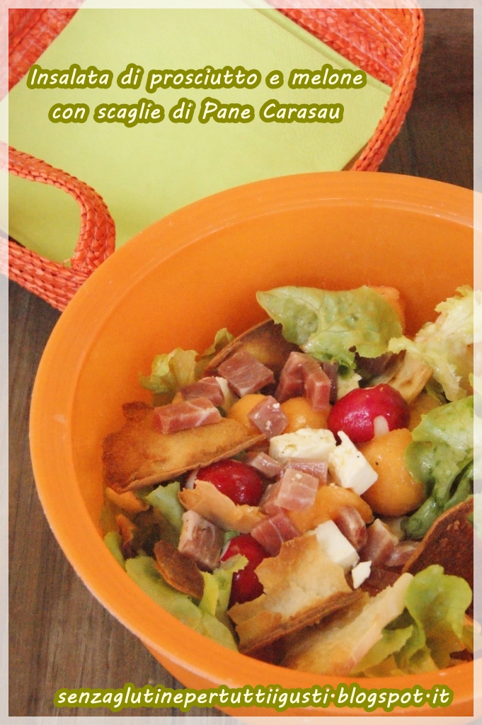 Insalata di prosciutto e melone con scaglie di Pane Carasau da Senza