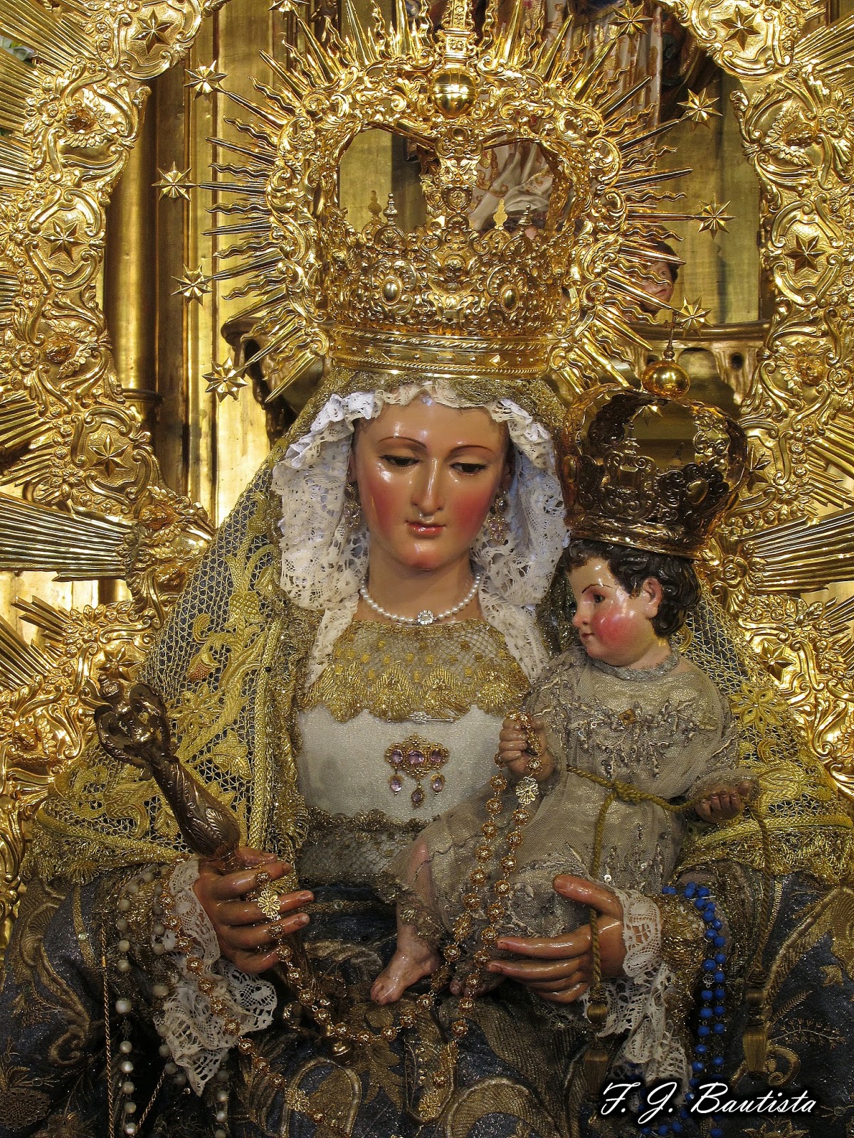 Cofradías Sevilla: Besamanos de Nuestra Señora de la Luz (Iglesia de