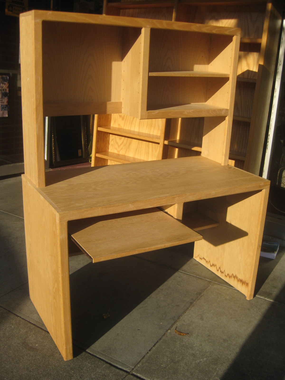 UHURU FURNITURE & COLLECTIBLES SOLD Oak Veneer Computer Desk 50